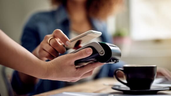 Mobiles POS Terminal im einsatz im Café